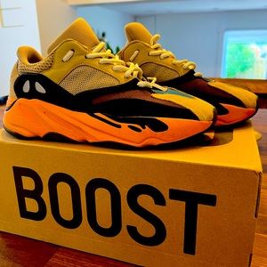 Yeezy 700. Men’s 8.5